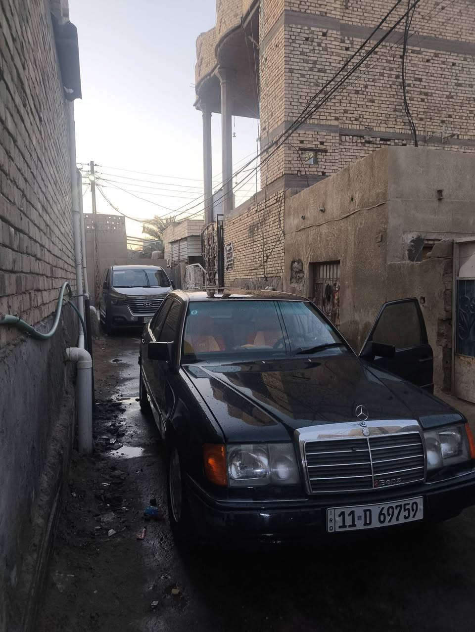 السلام عليكم مارسيدس دب لبيع مديل 1991 السياره محوره 2500 ديلكو مصبوغه عام جماليه السياره قواعد سليمه بلاد تايرات جديده توه شادهن تبريد شغال حداديه جديده امامي وخلفي  حساسات خلفيه جام كهربائي 4 بيبان سنتر لوك 4 بيبان وصندوك  السياره جديده ترايك لبغداد شرط تحريكه  ومعدله نشطه رقم السياره بغداد  مكان السياره البصره كرمة علي سعره 75  لتواصل ***********

