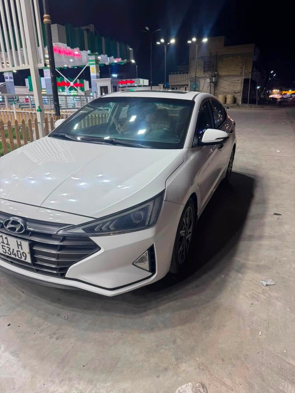 السعر ١٤٥
مكاني بغداد حي اور 
                       ***********
 هيونداي النترا   ELANTRA 
 موديل ٢٠١٩        
رقم بغداد دولي نفاذ سنويه ٢٠٢٩
ماشية ١٢٨ كم
   للون ابيض ثلجي
 السيارة مكفوله كفاله عامه ماعدا بارد اصبعين 
حساس  خلفي اصل 
لدنهاري  LED 
انظمت ترحيب
سلايد روف فتحة 
حجم المحرك2000
الجنطه ذكيه 
تبريد امامي و خلفي 
المري قابلة للطي AUTO 
اشاير بلمرايا 
تحكم مقود جهتان 
المودات
الاوامر الصوتية 
شاشة  حجم كبير
 كامره امامي خلفي
كاميرا دوارة 
يدة ابواب نيكل
حساس  خلفي
🅿️‏Led امامي 

‼️السيارة مكفوله كفاله عامه ‼️
ملاحضه بيه بارد  مقدار اصبع بل هلال جاملغ الوره عكس سايق ورصعات خفيفه
