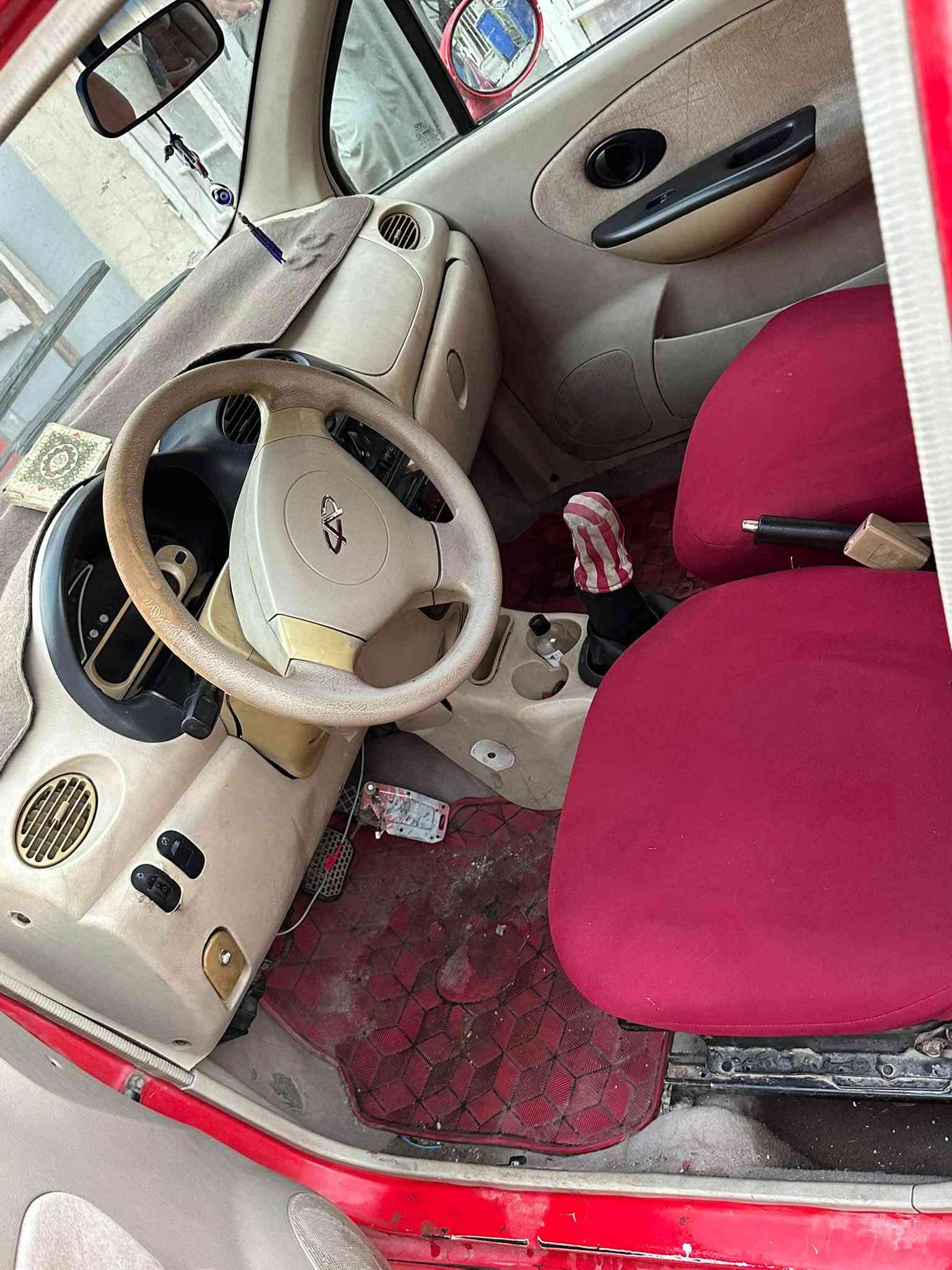 يالله
السلام عليكم 
كيو كيو سياره ناعمه وحلوه كير مكينه 4 سلندر 
تبريد شغال مابيه ضربه فقط بيه صبغ قطعتين 
السعر 24 ورقه 
مكاني سيديه قرب تقاطع الدرويش
***********
