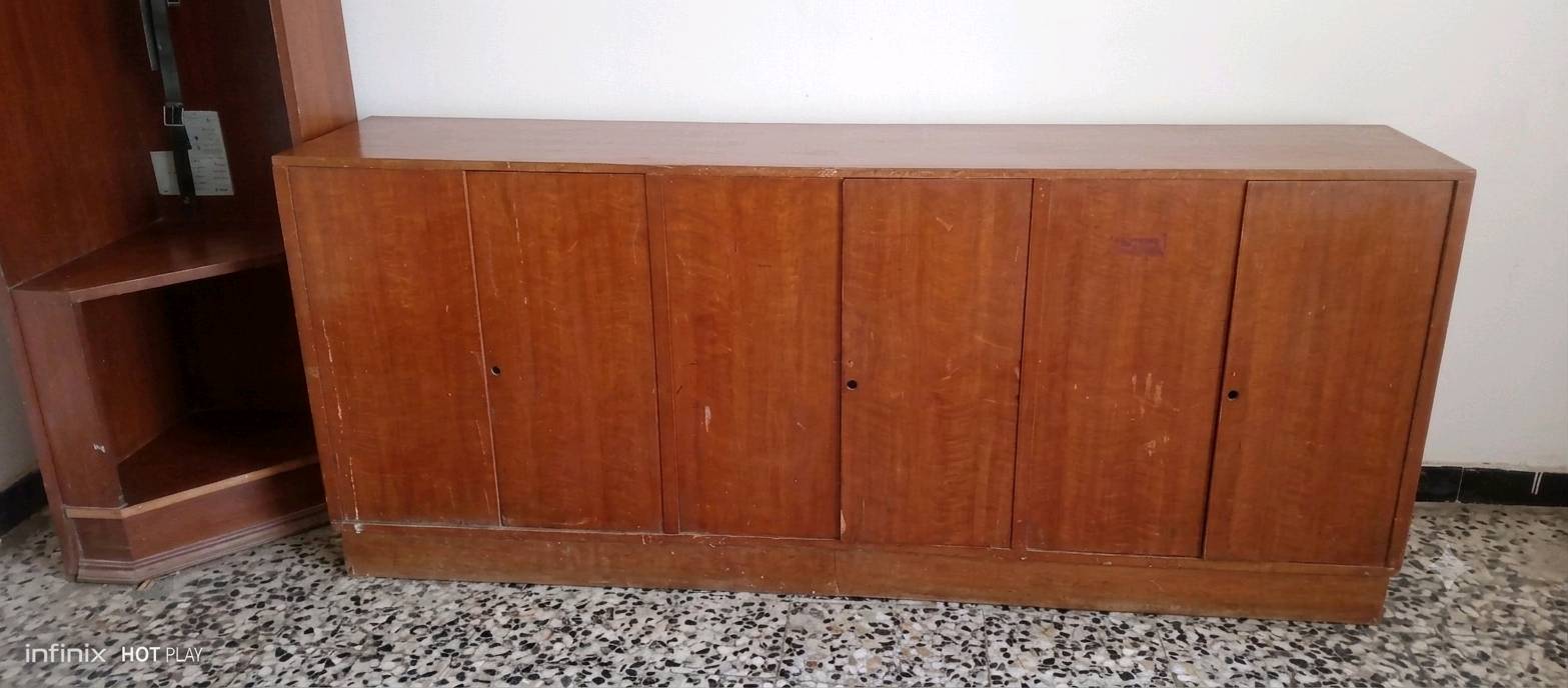 يارزاق يا الله 

سلام عليكم بوفية صاج اصلية 6 ابواب السعر 250 وبي مجال ​الطول (الواجهة من اليمين لليسار): 180 - 200 سم
​العرض (العمق من الأمام للخلف): 40 - 45 سم
​الارتفاع (من الأرضية للسطح): 80 - 90 سم

زاوية ملابس ​الارتفاع (الطول): حوالي 170 إلى 180 سم
​العرض (من الأطراف الجانبية): حوالي 60 إلى 70 سم
​العمق (من الزاوية إلى الأمام): حوالي 50 إلى 60 سم
السعر 50 وبي مجال