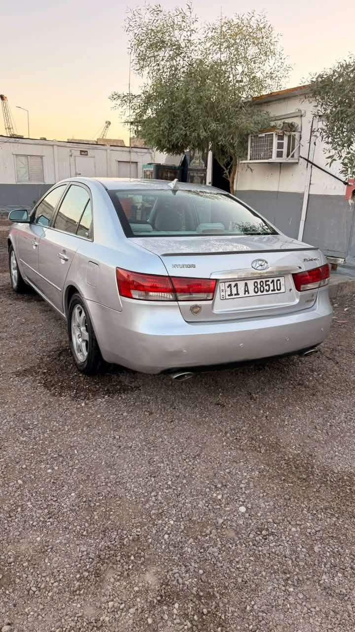 سلام عليكم سوناته 2006خليجيه فول موصفات سياره جديده حته جراد مابيه سياره بيه صبغ جملغ ونص باب بدون دوخل  ولباقي مكفول سياره هذه ربع مذب عليه تريك وين يعجبك مكينه كير صدر تخم تاير تبريد كله جديد سعر 85وبيه مجال بصيط مكان سياره بغداد حي جهاد ***********
