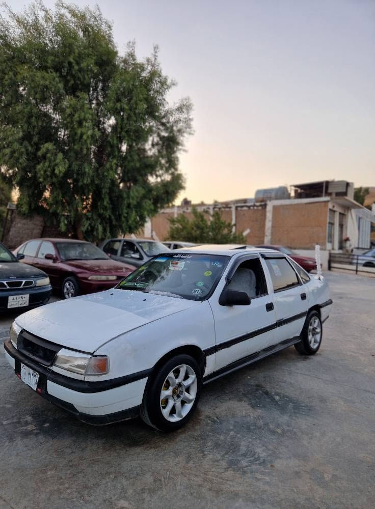 سەرەتا بەناوی خوای گەورە ئۆپڵ فیکترا 1992 مەکینە20گێرومەکینە بەشەرتی ١٠٠فیتەر ئاڕم پلاستیک سلێمانی ئاڕموو ئەوەلیاتو موسوو بڕاوە  بەشەرت پشتوو پئشی کەپسە  بئ دەعم پاوەروکارەبی گشت گیانی بەشەرت سڵایتە و چوار تایەو ویلی ئین فنیتی لۆکی لەژێرە 
سەیارەکە تووندوو تۆڵە یەک دینار مەسروڤی تێدانیە پشتوو پێشی تازە تووند کراوەتەوەو بئ خایسە سەیارەکە جائیزەو ماڵی دۆستە خوار بازاڕەو پارەی علوجێکە١٨$معامەلەیەکی کەم شوێن کۆیە لەخزمەت گشت منداڵە فەقیرئکم ژمارە تەلەڤۆن واتس ئاپ ڤای بەر
ژ.م(***********)
ژ.م(***********) كويسينجاك, أربيل
