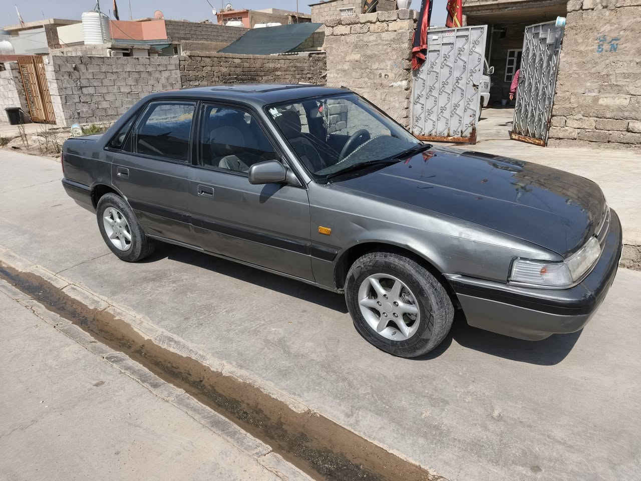 مازدا626
موديل1991
كير توماتيك 
محرك8بخ
صبغ عام جمالية
سعر 40$بي مجال شي قليل
مكان سهل نينوى
***********
