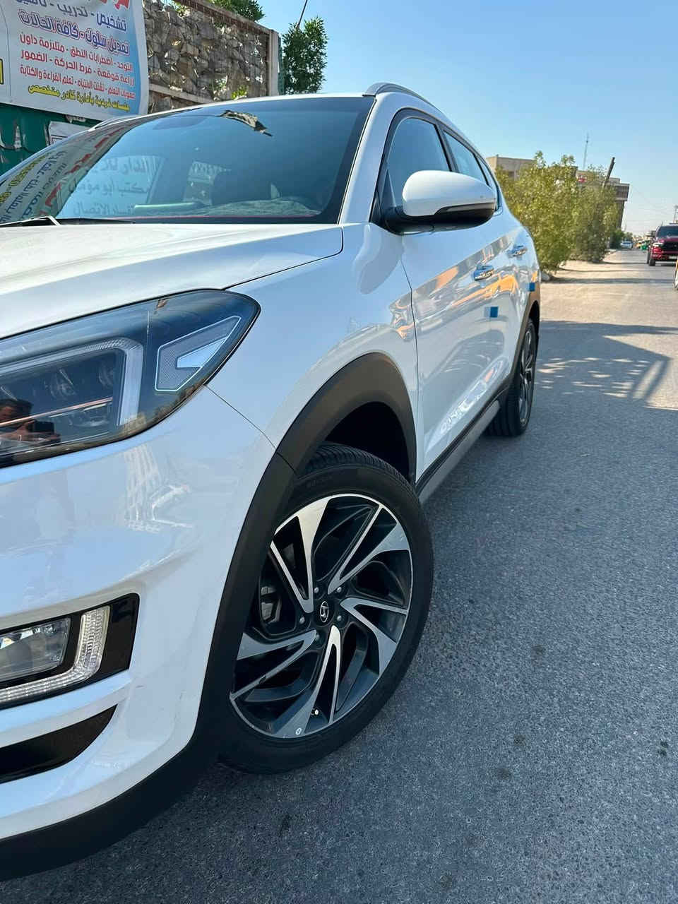 سلام عليكم توكسان  خليجي2019
لا صبغ  ولاتبديل سياره بسمي رقم بغداد هزه جديده تخم تاير حداديه جديده مابيها نقص ابد ماشيه 88 الف مكاني بغداد مدينة الصدر سعر 172 وبيها مجال للشراي اتصال فقط ***********
