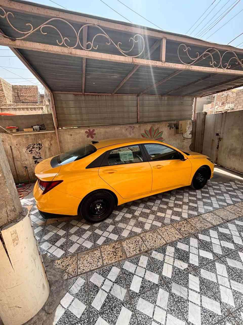 عليكم للبيع فقط النترا موديل ٢٠٢٢ وارد امريكي مكينه ٢٠٠٠ دوش السياره نضيفه و ماشيه ٩٥ الف  تخم تاير جديد صدر مبدل جديد قبل شهرين تبريد ثلج الحادث موضح بل صوره فقط بنيد بدون ايرباك فقط دركه بدون لغود وشواصي مواصفات نص فول (بصمه/ دخول ذكي /نضام ترحيب عند الاقتراب/ رادار امامي/تبريدبيانو/نقط عمياء) وباقي المواصفات المعروفه رقم بغداد السعر ١٣٥ وبيهة مجال الشراي يتصل ‭***********‬ مكاني بغداد المدينه
