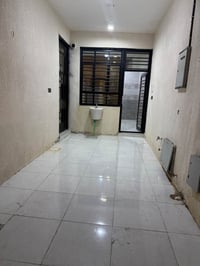 مشتمل • دور الصحه • أكثر من ٣ غرف