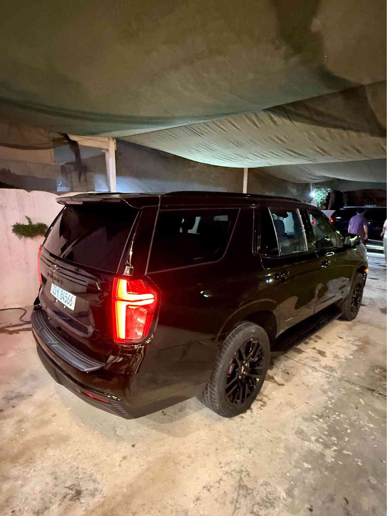 سلام عليكم
 🚘تاهو 2024 LS 
مكينة 5300 
وارد امريكي 
حادث السيارة ياب خلف السياق بارد 
وتكحيل ب التكمة اثر التحميل 
ايرباك بردة فقط 
مواصفات LS معروفة 
حساس امامي 
حساس خلفي 
رادارات امامي و خلفي و جانبي و تحديد مسار 
كشنات كهرباء مخمل 
شاشة صغيرة 
ماشية 20 ميل ع ايدي السيارة اني مستوردهة 
رقم بغداد. باسمي 
 💵السعر 430$ 
📍مكاني كاظمية و اعضمية 
. ☎️ *********** بغداد, العراق
