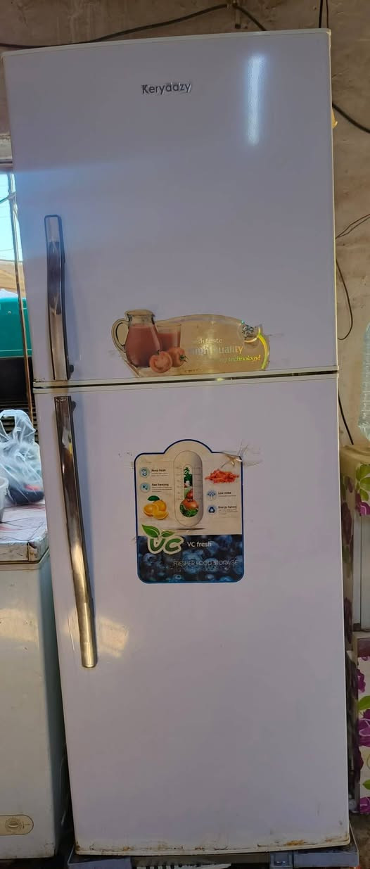 ثلاجه نطيف كدام العين كلش نظيف وجديد ماواصله تصليح ٢٤ قدم السعر ٢٢٥ بيه مجال الشراي يتصل عالرقم واتساب ***********

