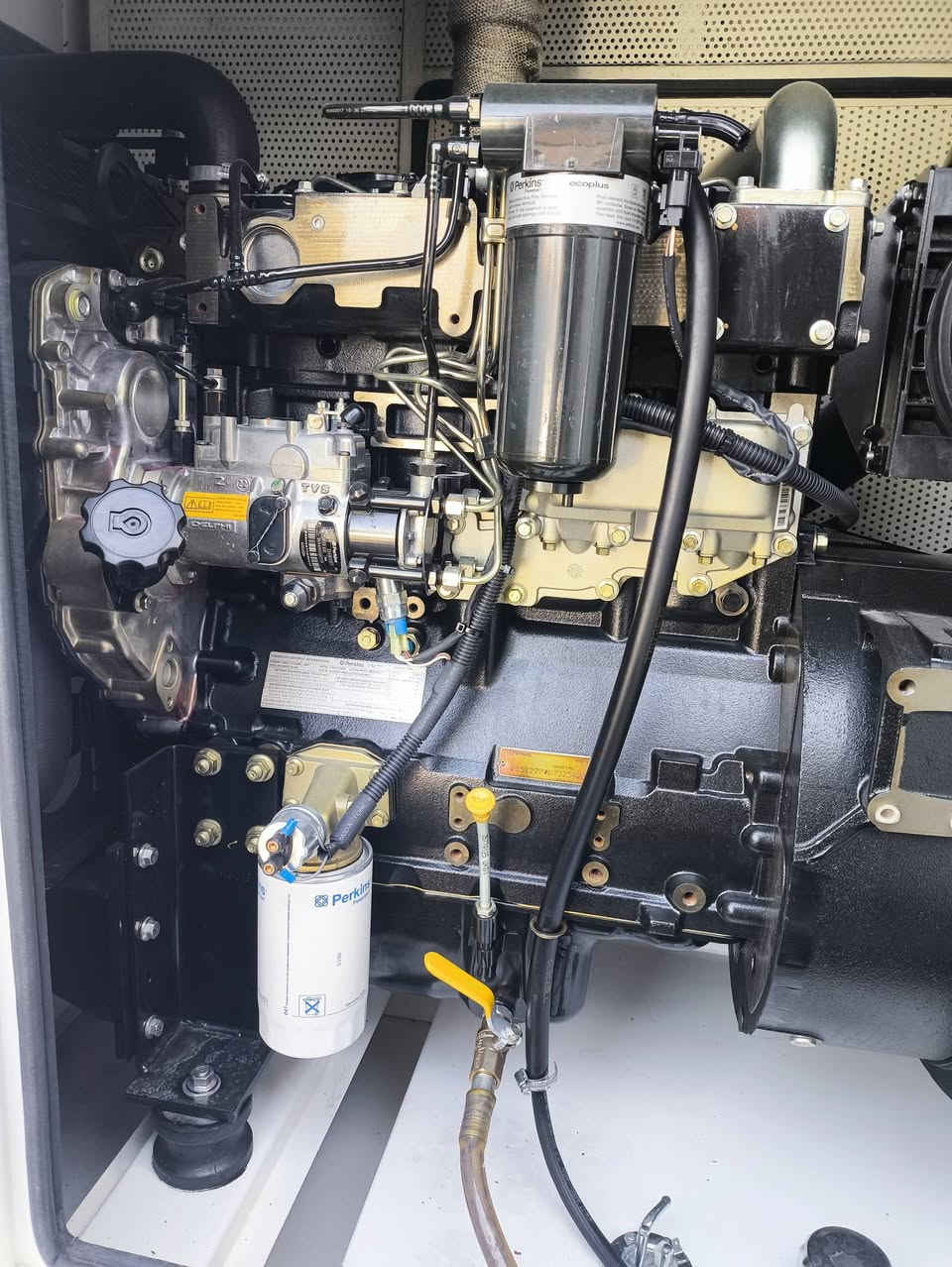 بيركنز انكليزي 4 سلندر توليد ستامفورد 85KVA بلادي ساعات العمل وضع الشركة شرط الشغل وشرط الفحص العنوان اربيل للأستفسار الإتصال *********** يوجد توصيل لكافة المحافظات وبضمان 🚛
