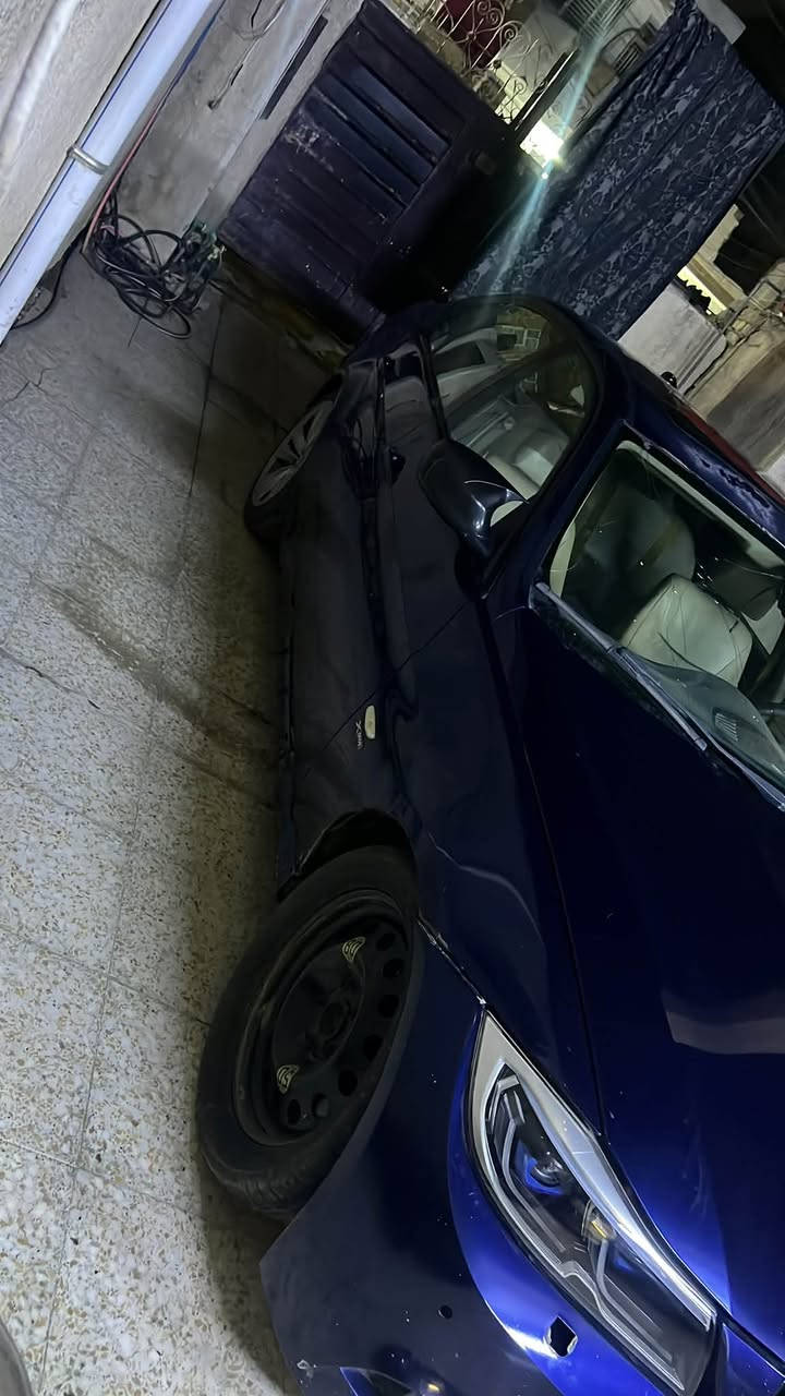 اي 90 • ٢٠١١ • ٦ سلندر