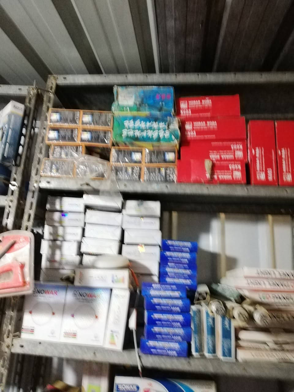 محل لبيع بغداد الملحانية قرب مسبح الرافدين *********** واتساب سعر ٦٥٠٠ مليون دكسن رفوف عدد ٨ ميز ٣ طباقات وياهن
