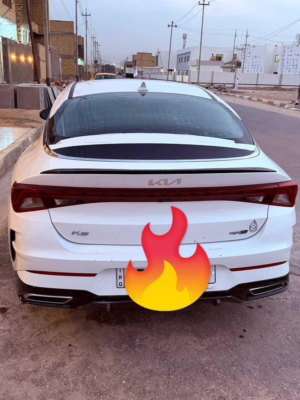 السلام عليكم سياره مناسبه 
كي فايف امريكي موديل 2022 للبيع . 
حره بأسمي 
ماشية 50
محرك 1600 تيربو 
مواصفات السيارة جي تي لاين فول ماعده فتحه .
.
حادث السيارة تبديل قطعة وحدة قبق الجنطة . 
السيارة جاهزة من كلشي . وجديدة .

مكان السيارة الناصرية مركز .

للاستفسار رقم الهاتف . ***********صاحب السياره 
مكلف بالنشر
