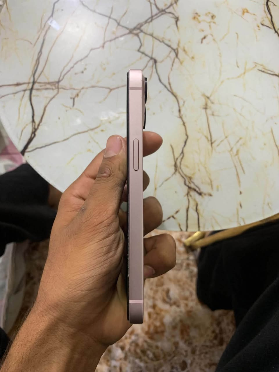 سلام عليكم شباب ايفون ١٣ عادي للبيع ذاكره 128 بطاريه 77 جهاز وتر بروف ما مفتوح ولا واصل تصليح نضافه تلفون 100/100 سعره 450 وبي مجال بسيط تواصل خاص او 
*********** 
متواجد واتساب
