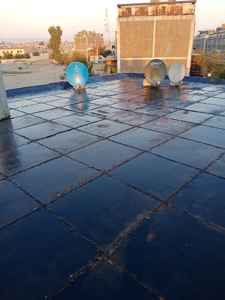 تم تغليف سطح عمارة في شقق الخضراء بمادة الأيزوكام العازل للرطوبه والحراره بضمان المواد وجودتها بعد تنظيف السطح مع تزفيت السطح بمادة الفلانكوت النفطي عالي الجودة وفتح التانكيات وتركيبها علينا لاتشيل هم ماعليك سوى الإتصال بنا
*********** اتصال
***********
عادل ابو وسيم
