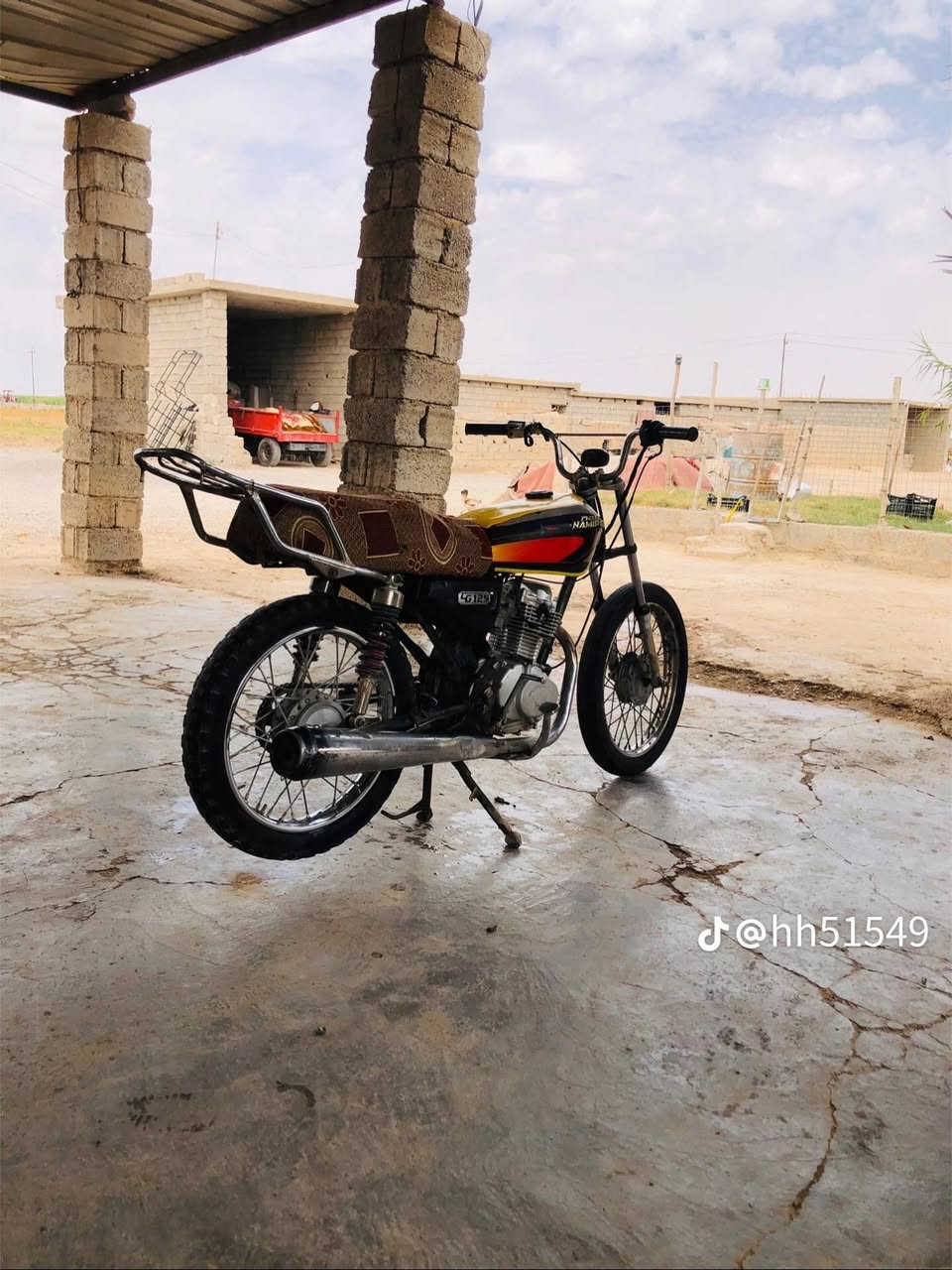 السلام عليكم البيع اومروس
ماطور اربعه كير نامه اصلي نشط فول نار 
السعر 220وبي مجال قليل حك الجيه مكاني حويجه 
***********

نص مكتوب في الصور:
- الحلال @hh51549
- @hh51549