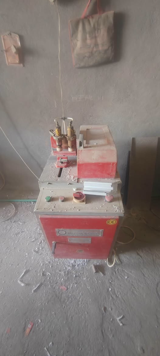 معمل كامل للبيع ثري فيز
مكان بكربلاء سعر مناسب سبب البيع عدم تفرغ
***********
