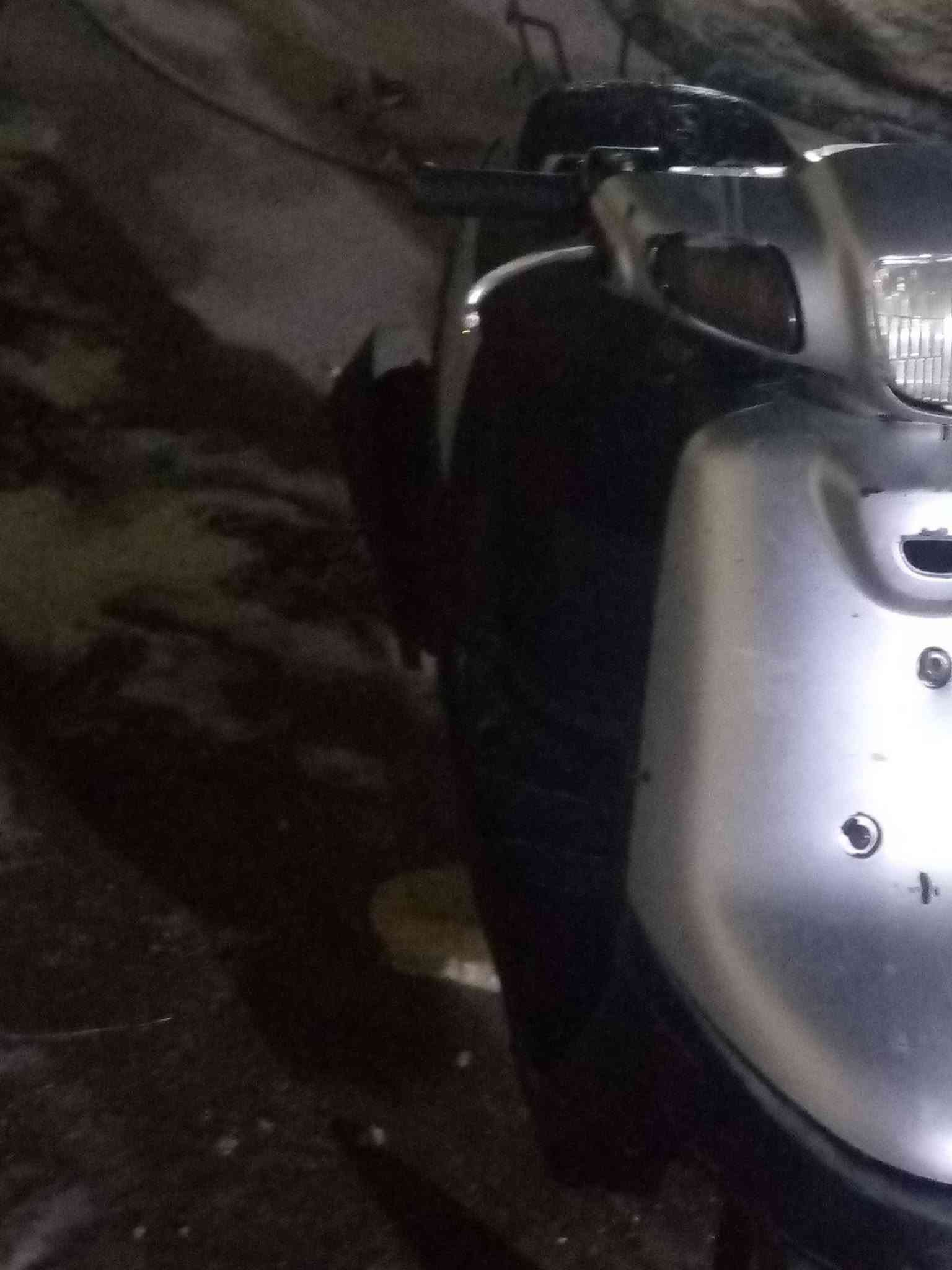 سلام عليكم دراجه بتره البيع نضيفه مكيننه قويه نهضه شك الكاع كفراته بلادي دراجه لايت اشاير بك لايت شغاله هورن سلف شغاله هندر دراجه عل بلاد مفتوحه سعر 350وبيها مجال هذه رقمي بي وتساب *********** مكاني ناصريه صخين قرب جامعة ذي قار
