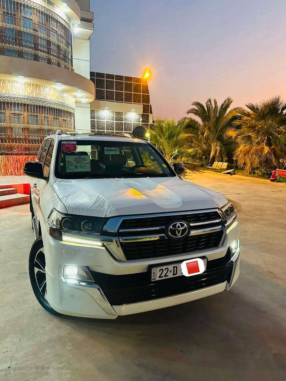 لاندكروزر GXR • V8 • ٨٠٠٠٠ كم