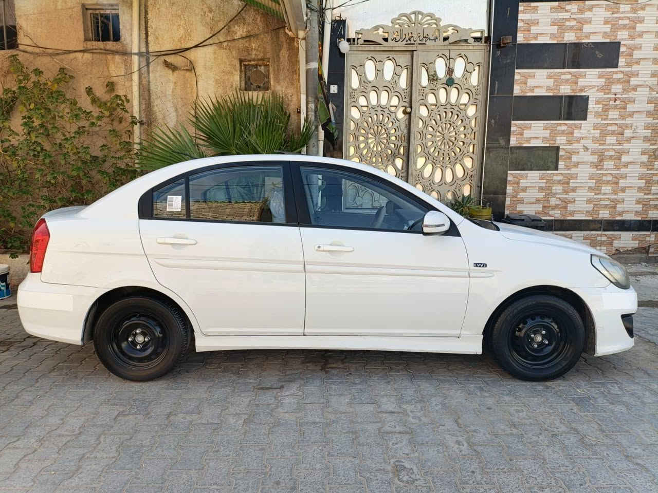 مكان نجف كوفه حي ميسان 
أكنست رياضي موديل 2011جاهزه من كلشي رقم بغداد بسمي بيها صبغ دور الجاملغ ونص باب صبغ 86 ورقه بيهامجال قليل *********** غير متواجد على الفيس
