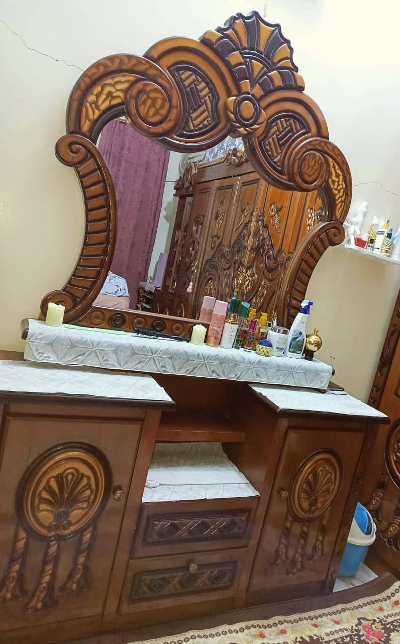 غرفه خشاب للبيع نضافه 85 بل ميه
وشراي يتصل ***********

