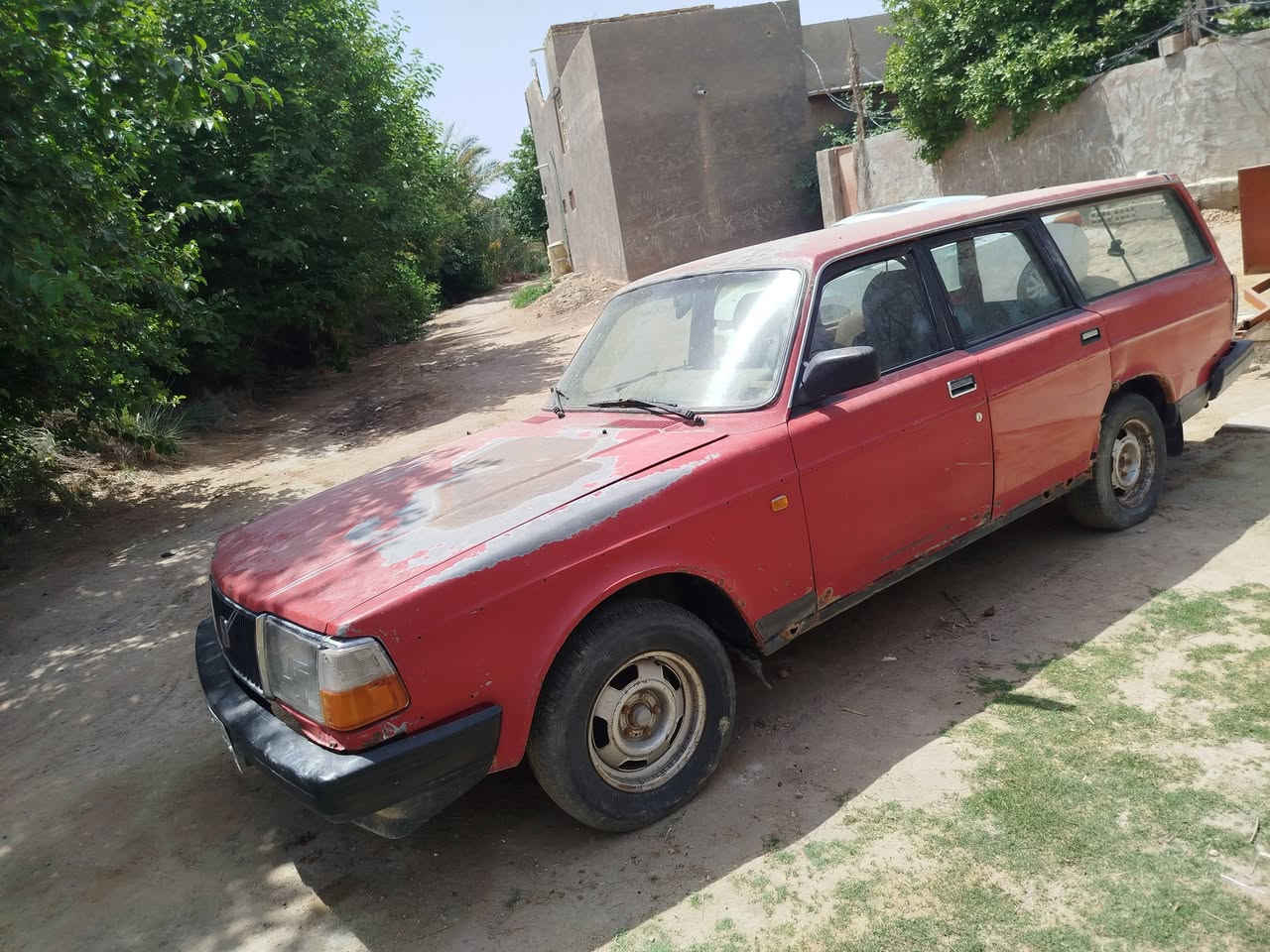 🚗 للبيع فالفو 240 موديل 1988
🔹 كير عادي
🔹 رقم بغداد باسمنا
🔹 السعر: 25 ورقة وقابل للتفاوض
🔹 السيارة حالياً مضروبة جادر ومخليها بباب البيت للمحافظة عليها
🔹 تجي وتشوفها بعينك، والفحص أمامك
🔹 السيارة بالخدمة وجاهزة للمعاينة
📞 للاستفسار والتواصل: ***********
الجاد فقط يتواصل، وأي مكان يعجبك أداورلك عليه.
