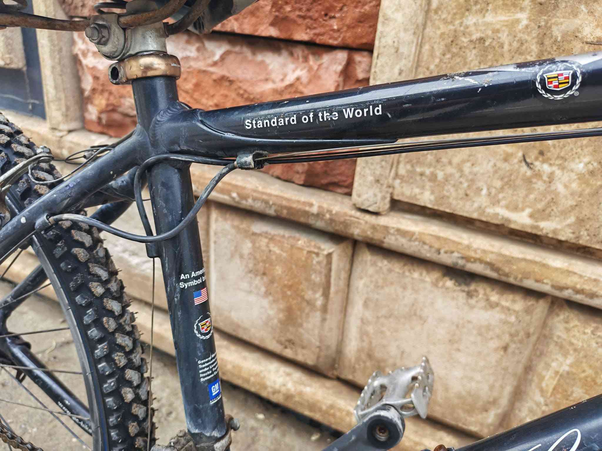 سلام عليكم
بايسكل جبلي (Mountain Bike) ماركة كاديلاك مرخصة من شركة GM العامة. البايسكل وارد ياباني (ستوك). حجم 26  

بايسكل اصلي فريم قوي جدا يتحمل وزن عالي يحتاجلة فقط ترتيبات بسيطة لان چان مهمول 

يحتاجلة صيانة للدبل و كير امامي وخلفي و سرج

رايدة ب 75,000 الف عنوان بغداد زيونة 
ما عندي توصيل
***********
