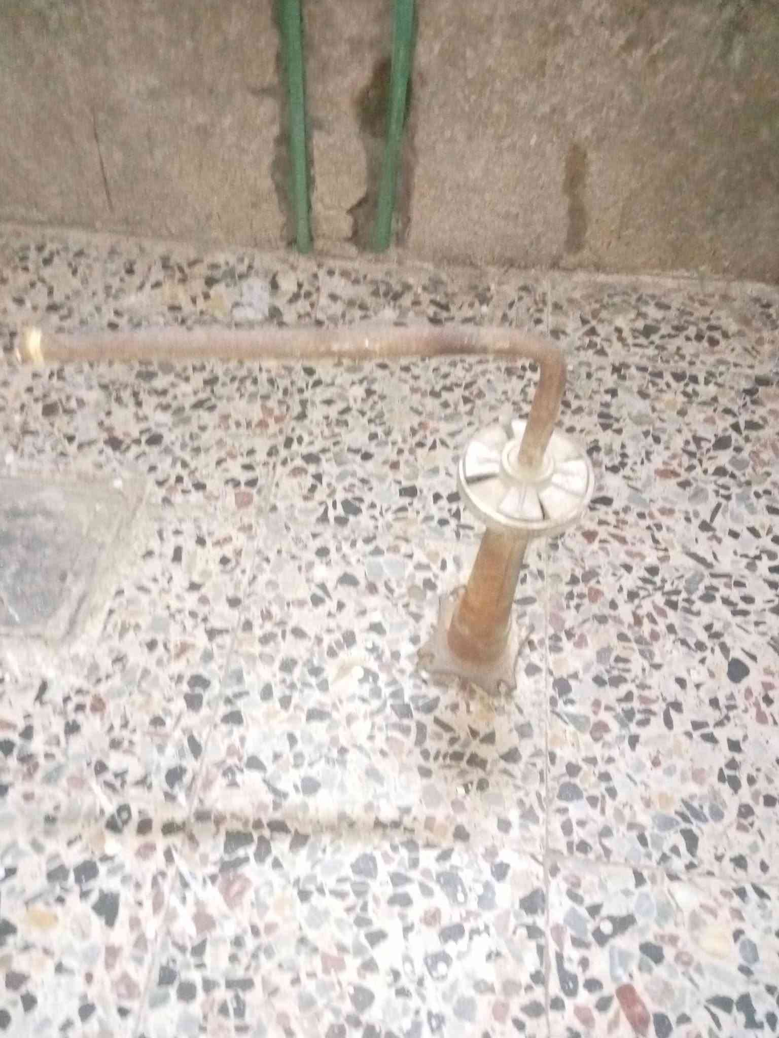عجانه وتخته وستان وبريمز للبيع مكاني بغداد ***********

