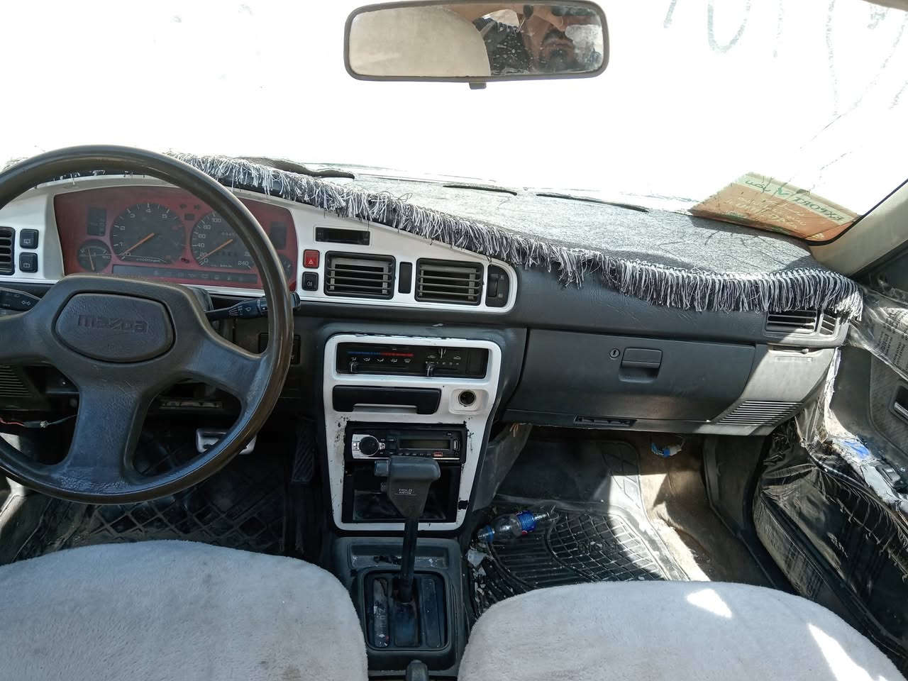 لەکەلارم
مازدا 12و بەخ 
گیر اوتوماتیک
هیجی نیە  بیکیشەو مشکیلەیە لە حاسیبە شاخرە 
بەشەرتی مەکینەی نە سەرف نە بوخار هەموی بی عیبە 
12گلاو مەعامەلە
***********
