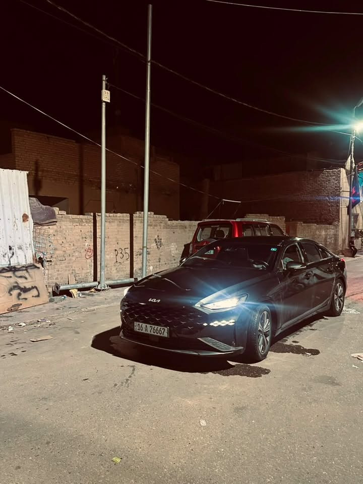 � للبيع: كيا K8 موديل 2023 فل مواصفات 🔥
سيارة Kia K8 2023 للبيع بحالة ممتازة جداً، استعمال شخصي ونظيف.
مكينه 1600 تيربو هايبرد يعني سريع ✈️وقتصادي 
 الموديل: 2023 
الممشى: 59 ألف كم (قابل للزيادة)
 اللون: رصاصي طوخ
 المواصفات: فل مواصفات عدا بانوراما
 الحالة: نظيفة جداً 
تبريد ثلج 
 المميزات:
*فول واحد ع واحد اعلئ موصفات بل k8 عدا البانوراما 
* مساج كرسي السائق 
* كاميرات 360°
* حساسات أمامي وخلفي
* تشغيل بصمة + تشغيل عن بعد تمشي وترجع بلبصمه 
* شاشات كبيرة + Apple CarPlay / Android Auto
* تبريد وتسخين مقاعد
* رادار + نظام المحافظة على المسار
* كراسي جلد فاخرة
*بعد بيه هواي موصفات مينعدن 
 السيارة استخدام شخصي، مريحة جداً بالسفر eوثابتة بالطريق
 السعر: (150 ورقه / قابل للتفاوض)
📞 للتواصل: (***********)
📍 الموقع: (الديوانية )

