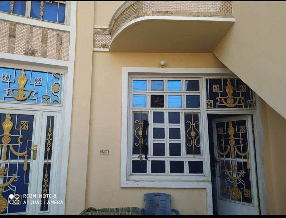 السلام عليكم
بيت للبيع بناء حديث طابو صرف  
الموقع : حي اور الثاتية شارع السبيس خلف جامع الهدى والمدرسة الهيكل 
المساحة: 200 م على ساحة  
تفاصيل البيت العقار مكون من طابقين كونكريت  
#الطابق الارضي يتكون من غرفتين مطبخ حار و صالة واستقبال وصحيات داخلية وخارجية
#الطابق الاول يتكون من غرفتين ومطبخ 
وصالة واستقبال وصحيات داخلية عدد 2 وباب شقة خارجي
بيع او مراوس بيت عدد ثنين كون قريبات ع بعض 
شراي تفضل خاص وتدلل ***********

نص مكتوب في الصور:
- DMI NOTE 8
- QUAD CAMERA
- SHOT ON REDMI NOTE 8 AI QUAD CAMERA
- REDMI NOTE 8 AI QUAD CAMERA