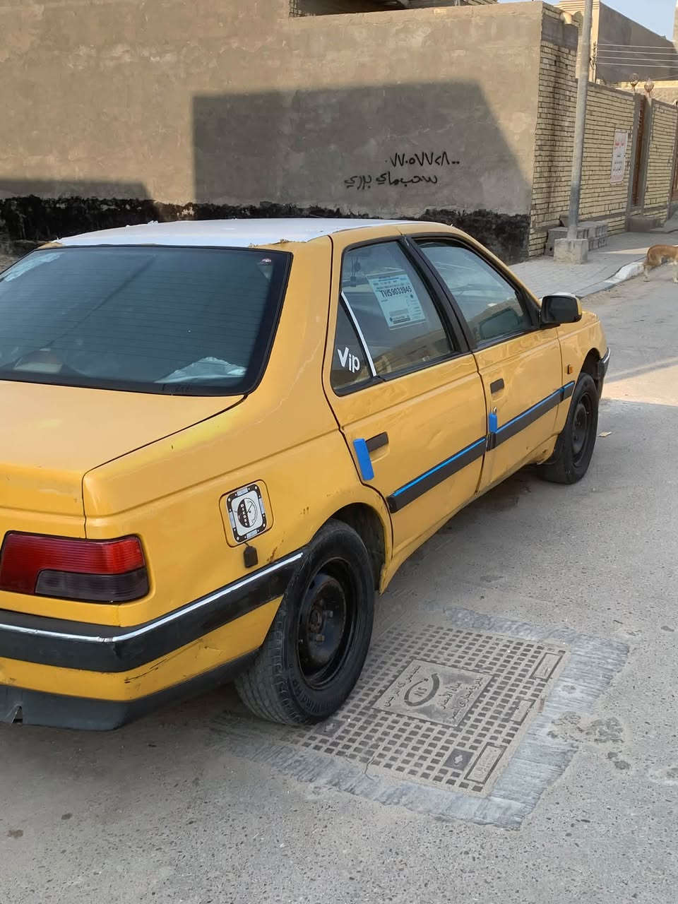بيجو ٤٠٥ مديل ٢٠١٢ سياره جاهزه رقم بصره انكليزي بسمي عنواني بصره السعر ٣٠ وبيها مجال مبايل *********** متواجد على هاذ الرقم اتصال واتساب
