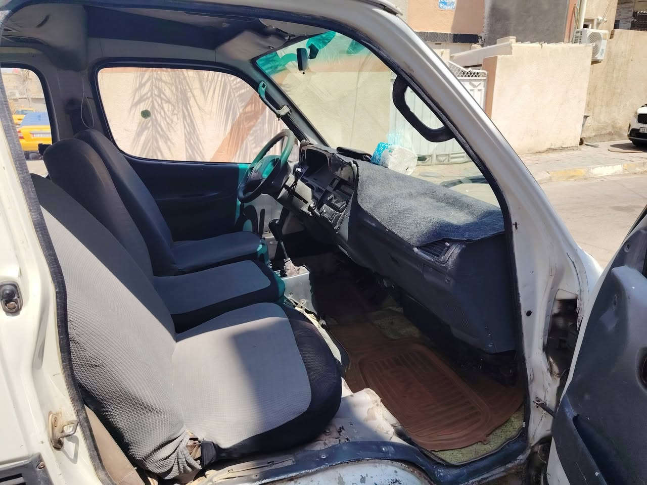 @السلام عليك فتون ٢٠٠٨  كربلاء حي العامل السياره مثل مشوف بصوره بيها خط حي العامل باج وبحث هسه مسويهن  قبل يومين مداورها بسمي هزه جديده السنويه ٢٠٣٠ عوزها ترتيبات مكينه بيها خيط بخار تخم تاير جديد السعر ب ٤٠ وبيها مجال قليل الاستفسار *********** جماعت ٣٠ خلي يطلع كبل

