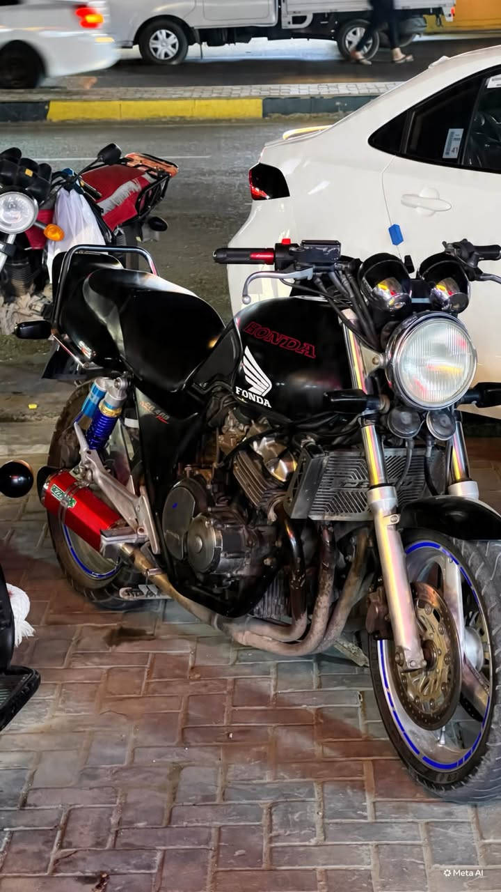 Honda cb400 جيل اول
السلام عليكم دراجة سيبي محرك 400 بحالة جيدة محرك رمبة 16 ولف سرعة 180+ 

الدراجة بحالة جيدة النقص بس الاشاير والطوافه ربط فقط 

اوراق بدون كمرك 

مكاني بغداد الوشاش 

سعرها جدا مناسب جوه السوك بهواي وماتحصل هيج سعر الدراجة لابيها عيب ولا بيها نقص بس اريد ابيع اتصل وتدلل موجود واتساب هم

***********
