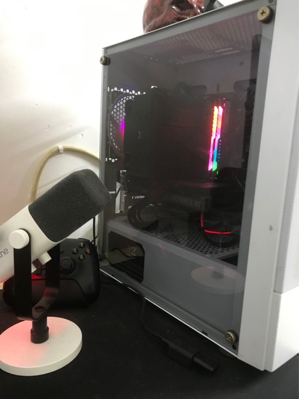 حاسبة نضيفة جداً ويا شاشة سامسونك 1،100،000 الف 

مواصفات

Gpu : rtx 3060ti

Cpu : i5 12400f

Ram : 32 gb 

Motherboard : h610m

M.2 : 256gb samsung

Ssd : 512gb lexar

Hdd : 1tb

Power : 650w
____________
شاشة
سامسونك اوديسي 1080
144hrz