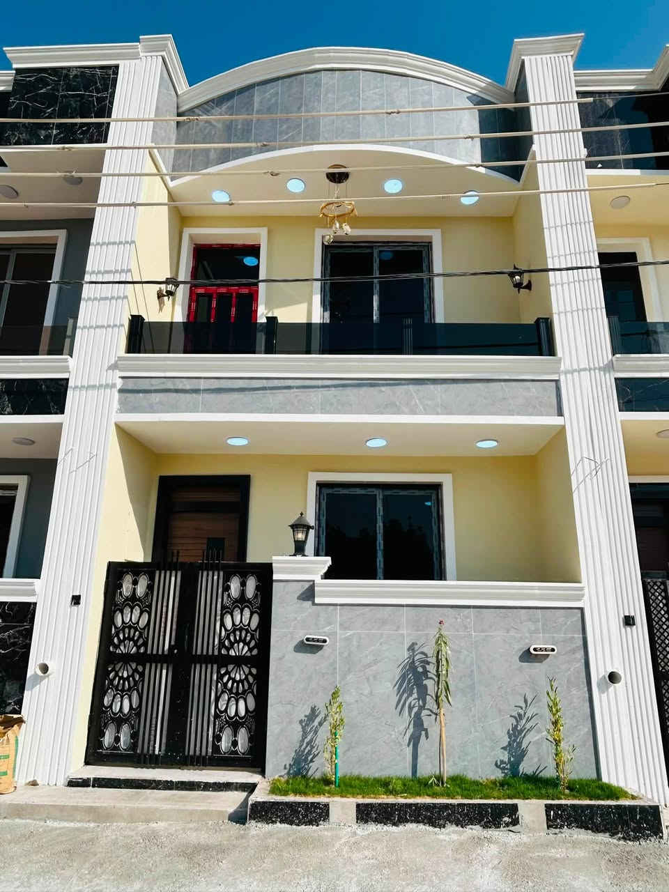 🏠#للبيع_بيت_50متر واجهيه 5متر نزال 10متر
🏗️بناء طابقين وبيتونه 

📍العنوان #بغداد_الدور_البوعيثه
⬅️مجمع العيثاوي

🔹يحتوي البيت على؛
✅غرف منام 2
✅ستقبال-
✅مطبخ-
✅مجمع صحيات 1

🔴 ملاحضه البيت جاهز للسكن ✨ 

🔹نوع العقار طابو زراعي سند 25 اقرار محكمه

🔴السعر 89""مليون 

🔹البيت واضح بصور للاستفسار خاص او الاتصال على الرقم  
 واتساب ♦️***********♦️
