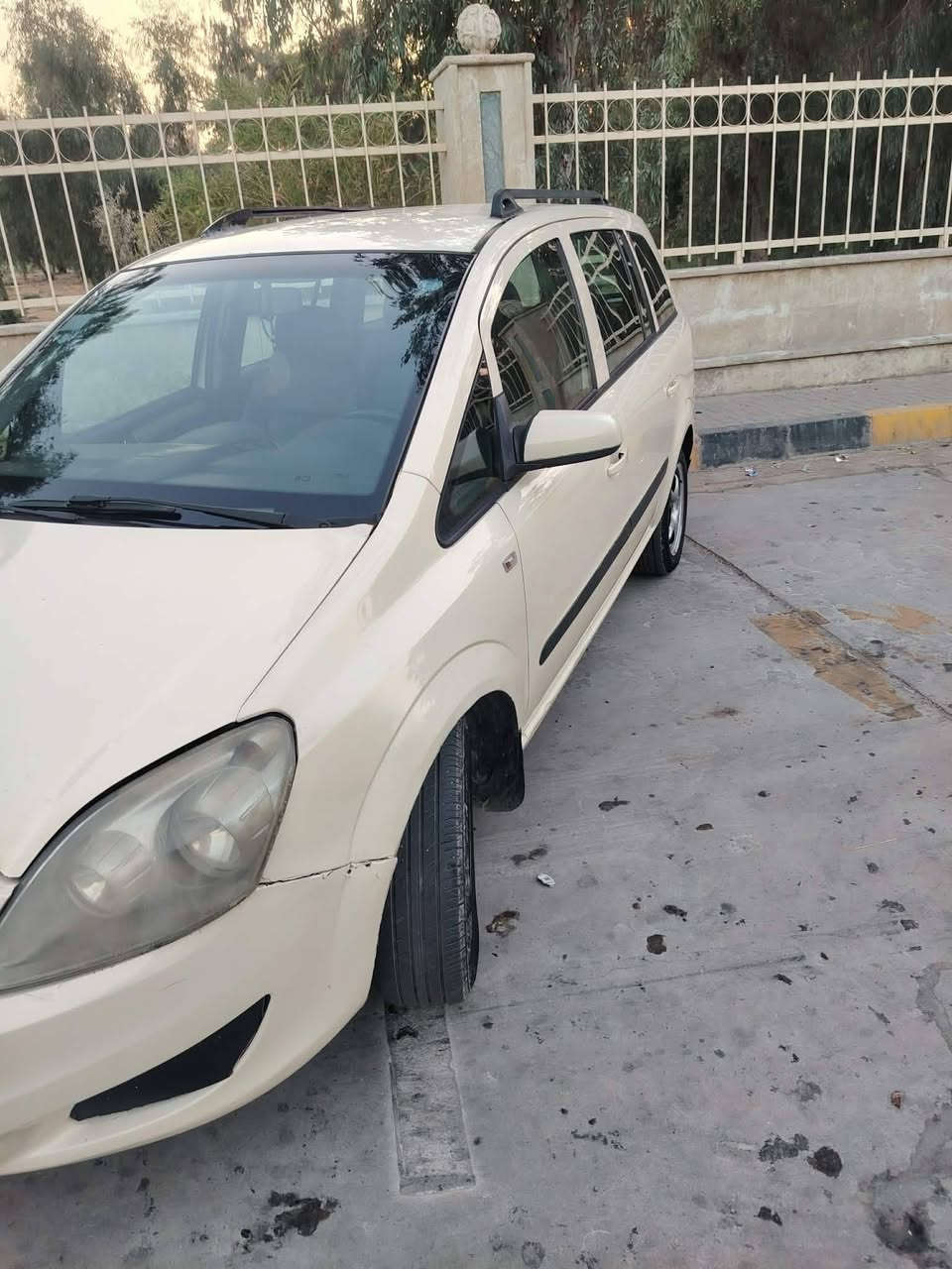 اوبل زافيره 🚐 للبيع 
مديل 2009🤍
السنوية بسمي جديده🚥
مكينه وكير شرط مال فكتره 20✈️
تايات جداد باتري جديد🖤
ستيرن بور 🚗
سبعه راكب🚐
كشنات جلد. 
سياره حيل حلوه 
اخوان اني مكلف بل نشر ارجو الاتصال عل رقم 
(***********)
السعر 53 وبيها مجال لطيبين
