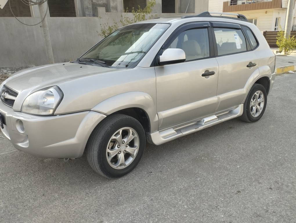 هۆندا تکسۆن 2009 خەلیجی ناوزەرد دەبل گیر وچوارجام وسلایت و پینچ ویل کەپ ... گیرومەکینە وتەبرید وپە  رشووت بەشەرت  بۆیاغ  عامم کردوە خۆم وینەی پیشترم داناوە پشت وپیش وناودینگە کان هیچێ پیوە نیە بەشەرت سەنەوی تابلۆی نویە سعری 79 $  مامەلیکی کەم ژ.م *********** كويسينجاك, أربيل
