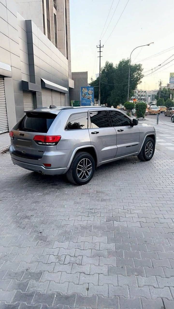 السلام عليكم جيب كراند شيروكي 2019 وارد امريكي حادثها بنيد وجاملغ رقم اربيل السياره جاهزه ما ناقصها اي شي مكانها بصرة الجبيلة السعر 215 وبيها مجال للبيع او المراوس رقم تلفوني *********** رقم ثاني *********** Singapore
