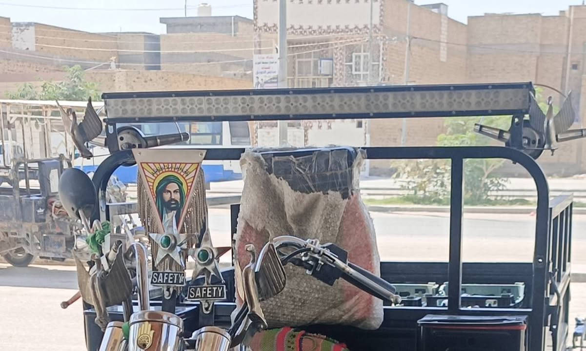 شمعات ٢ شغالات للبيع وسله ورمح بي باجات الشراي يراسل بي خير ويدلل مكان كوفه حي ميسان ***********

