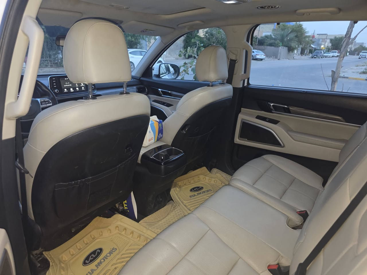 للبيع موديل 2020
خليجي فول مواصفات 
مكفوله من الضربة والصبغ بها بارد بسيط بخشم الجاملغ الامامي
بأسمي تريد وكتله تريد تحويل 
السعر 230 وبيها مجال ***********@
