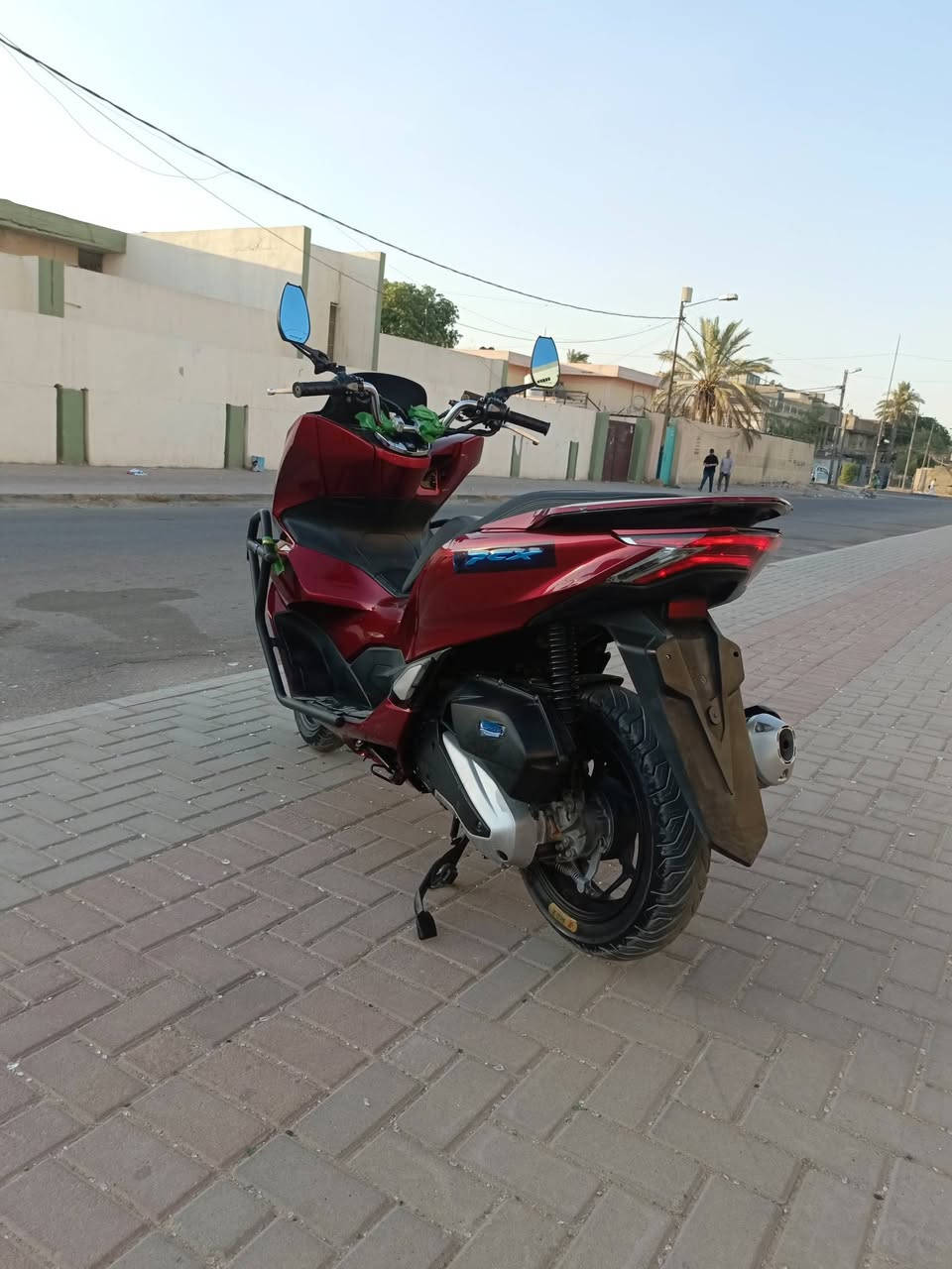 سلام عليكم اخون pcx جيل رابع ماروني فيتنامي ماشية ٣٦ الف الدراجة بيهة ملاحظات الدراجة عليهة امرايات ودراع اصلي والدراجة عقل جديد فيت بم جديد نوزل جديد فلتر شوته رياضي جديد كويل نار جديد تاير امامي جديد والخلفي نضيف وسويتلهة ادامة كلجات خرز وقايش وفايبرات وودهن ليكي مولي امانة الله جايبه ب٢٠ من الوكالة وبانزين عادي ومرات محسن للامانة والدراجة بيهة ملاحظة  وهواي تفاصيل ناسيهن الدراجة تجي وتفحصهة وتقتع بيهة وما ارضهة تاخذهة اله تقتنع بيهة  واني بخدمت الشراي مكاني بغداد مدينة الصدر  للستفسار رقمي واتساب ورصيد ***********
