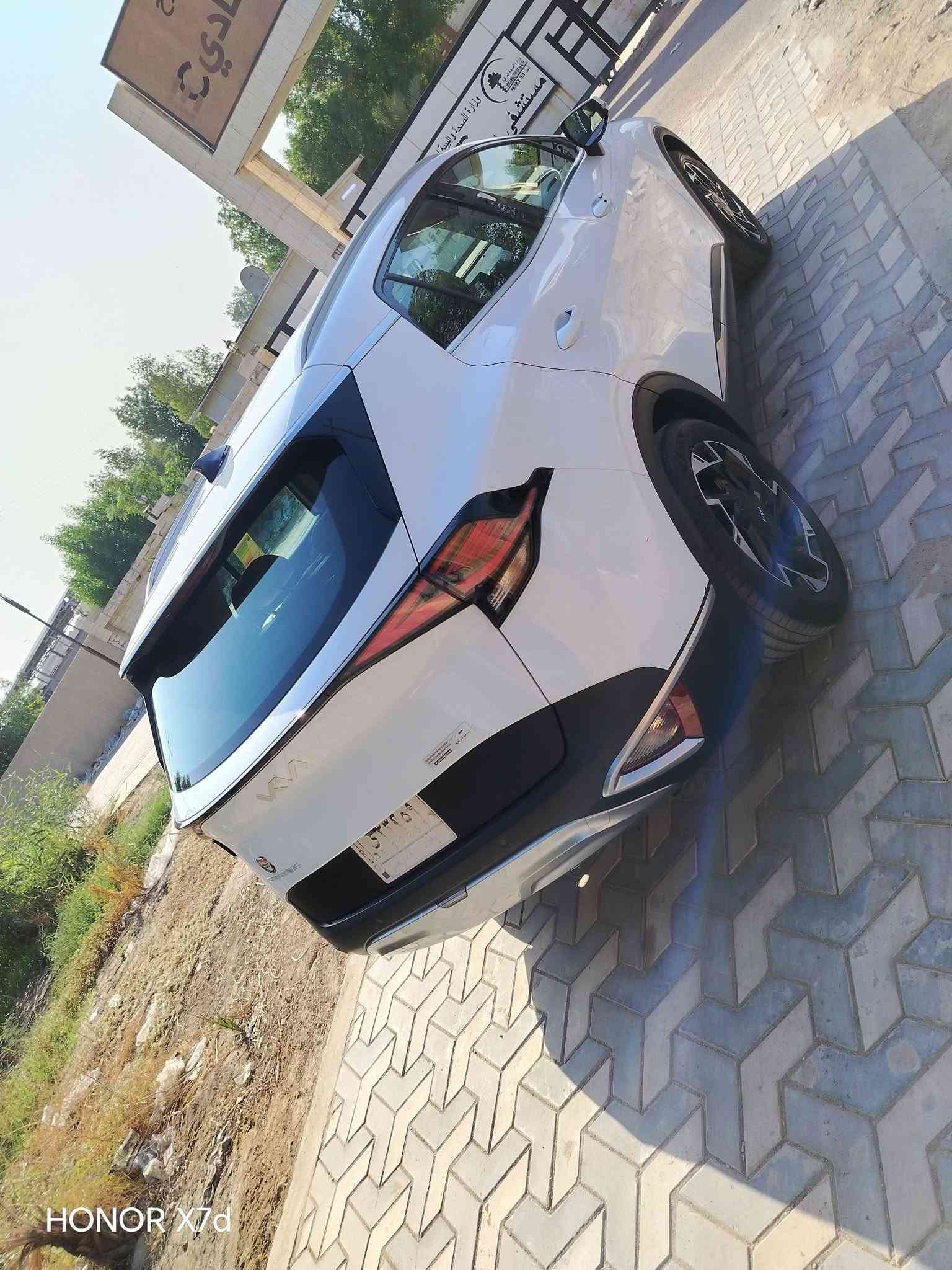 السلام عليكم
كيا سبورتج 2023
عداد الممشى 48,000km  
بعدها بالضمان داخل الوكاله 
فول عدا البانوراما
كشن كهرباء
صندوق كهرباء 
رقم بغداد ( سنويه بأسمي )
كفاله عاامه السياره
مكان السياره بغداد السيديه 
السعر 19,800$$  ( بيها مجال ان شاء الله ) 
للتواصل 
***********

نص مكتوب في الصور:
- HONOR X7d