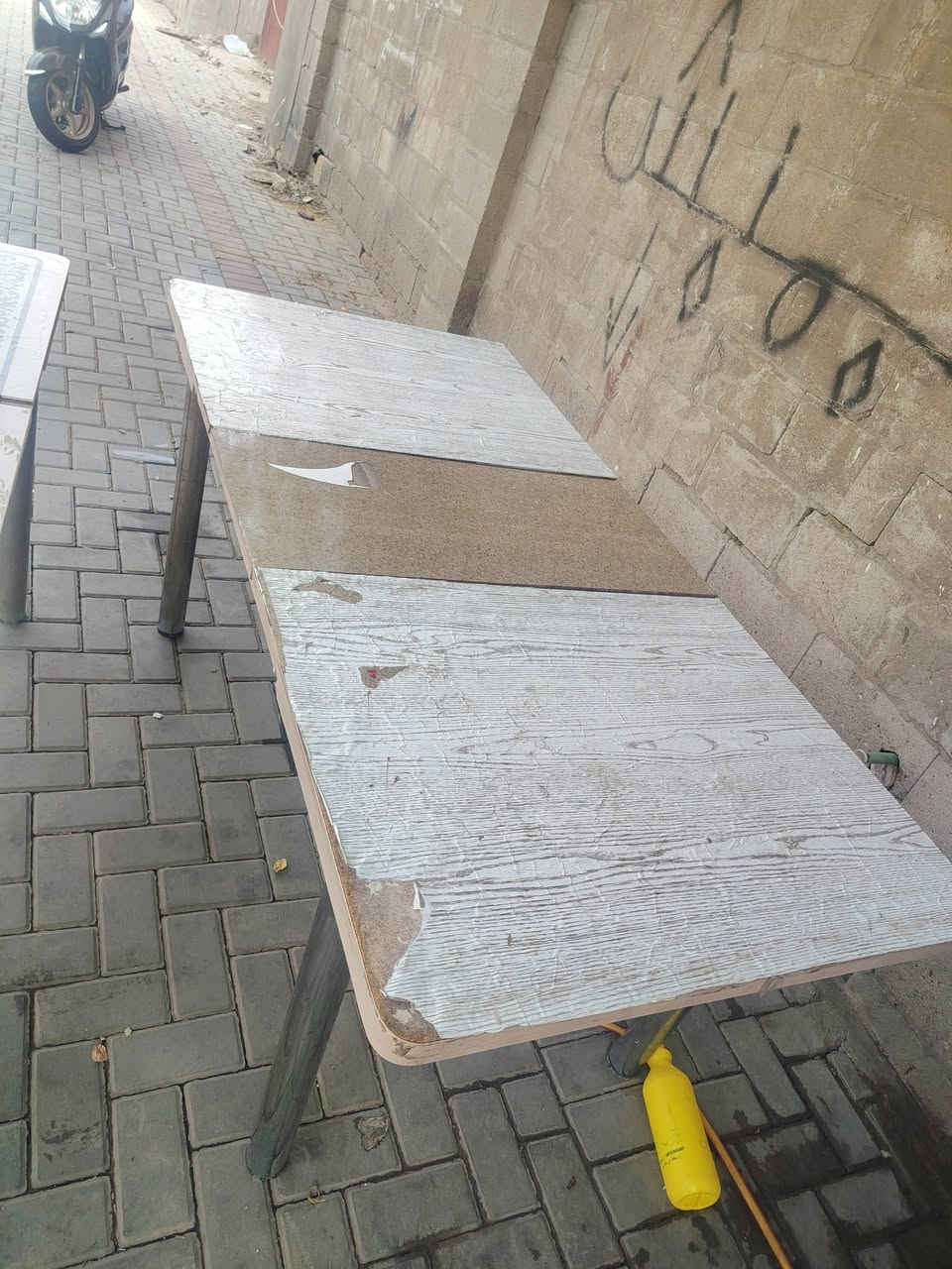 طاولة طعام • بغداد • على الفيس