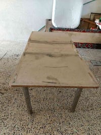 ميز • للبيع • تواصل خاص