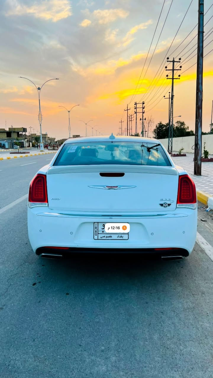 اوباما 21 معلايه اصل 15
300c 
فول مواصفات بنوراما 
كشنات تدفئه تبريد 
مري قلاب 
نقطة عمياء 
كير ومحرك كفاله عامه 
السياره فقط دعاميه اماميه مبدله 
سياره مال بيت جناي واحد  مامشتغله خط 
معامله كامله فقط تدفع الكمرك 
السياره جديده بمعنى الكلمه وجاهزه اي نقص مابيها يشهد الله 
ذي قار شطرة 
السعر 165 
***********

نص مكتوب في الصور:
- العراق/ذي قار/الشطرة