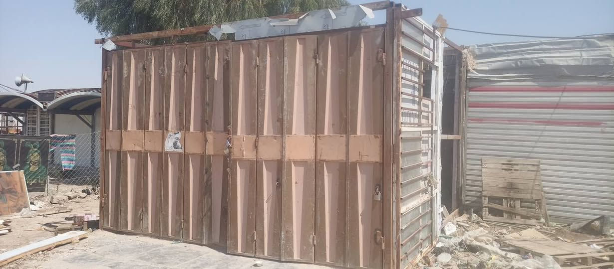 السلام عليكم باب دفتري العرض 5 متر
ارتفاع 2 ونص متر 11 طلاكه تسكام حديد ثقيل جدا للبيع العنوان الديوانية طريق السنيه 
***********
