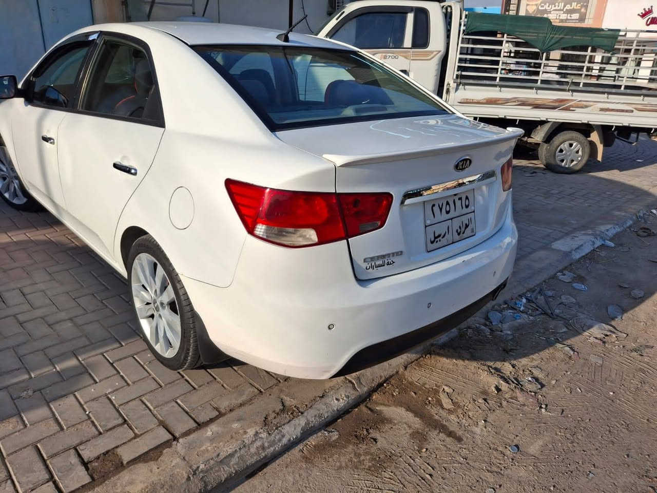 السلام عليكم .مكلف بل نشر تفاصيل ع رقم موبايل للبيع سيراتو ٢٠١٢ اربيل ابيض السيارة مصبوغة قمارة فقط التكم مامصبوغة شرط وبيها باردات قليلة بالبيبان رقم اربيل  محرك وكير شرط  وصدرامامي وتايرات كله جديد السعر ٧٥ ورقة وبيها مجال *********** تكريت شارع الاربعين
