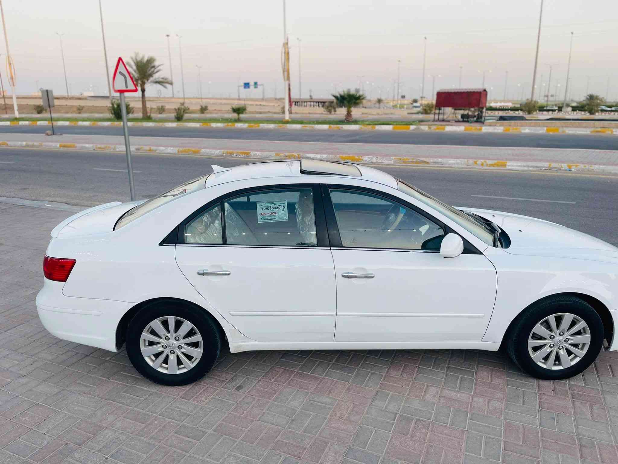 تحية طيبة
السلام عليكم 
للبيع سوناتا موديل 2009 
رقم بغداد تحويل مباشر 
وارد امريكي كلين بدون حادث ليبل واحد 
 فول مواصفات 
فتحه سقف 
كشن كهرباء 
تحكم ستيرن 
حساس خلفي كامره خلفيه يدات نيكل يعني السياره فول الفول 
كير محرك كفاله لاتبخير ولاتنقيص ع بلاد 
صدر امامي خلفي جاهز 
تخم تاير 
تبريد ثلج 
ويل لمتد يعني السياره جاهزه وخير من الله برغي مابيه نقص 
 ادامه كامله 
السياره بيه الخلفي وقبق الجنطه من فوك مصبوغات اثر تكشير وشرط الفحص لغود شواصي تكم حوض كفاله دكه جاحوج مابيه والك الفحص 

السعر المطلوب 117 وبيه مجال حك الجيه 
الاستفسار الاتصال 
***********
***********

 مكان السياره فلوجه
