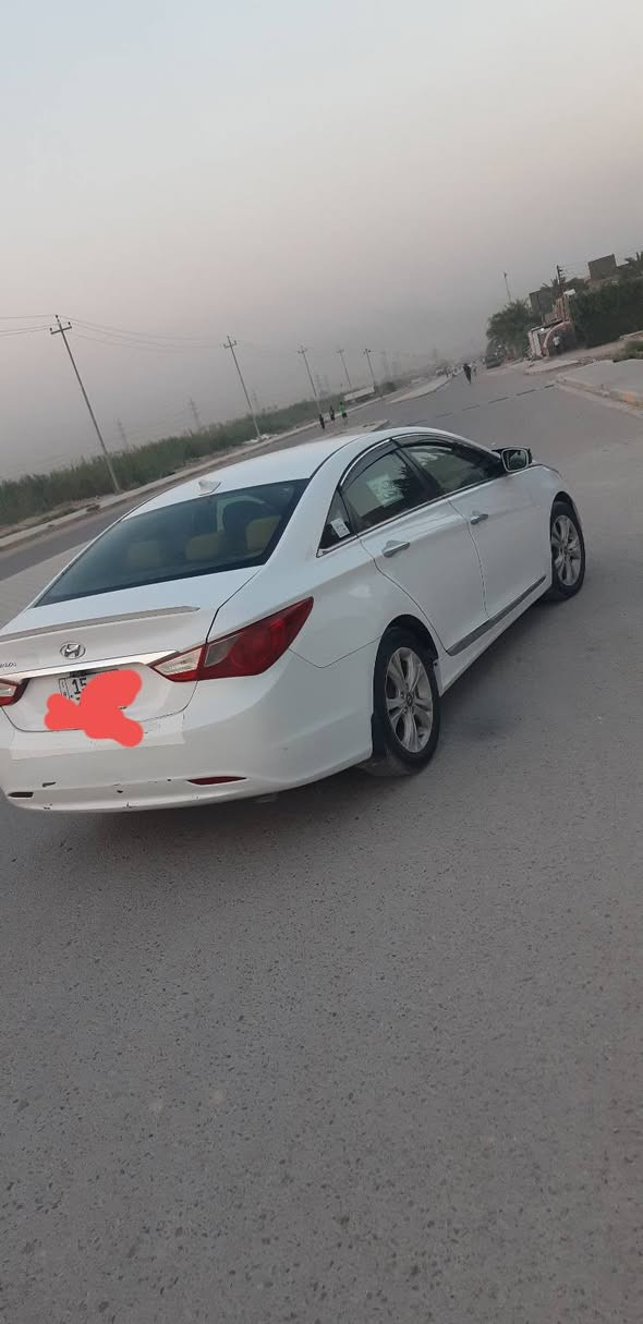 سلام عليكم سوناتا 11 امريكي نضيفة داخل وخارج تغليف أرضية جلد بل كامل درجة أولى دوشمة كشنات حفاض عل اصلي منضومة تبريد راقي كير محرك تبريد خير من الله باتري اصلي قبل يومين شديتة 
مع عبوة وفيت بم اصلي ضررها فقط دعامية وشوية من البنيد بدون اي دواخل والسونار يحكم الي مأشر بل سونار بس بلاستك دعاميات ودواسات  الصدر يراد شغل يعني صدرها ٥٠/١٠٠  رقم انبار السعر 92 وبيها مجال ***********
