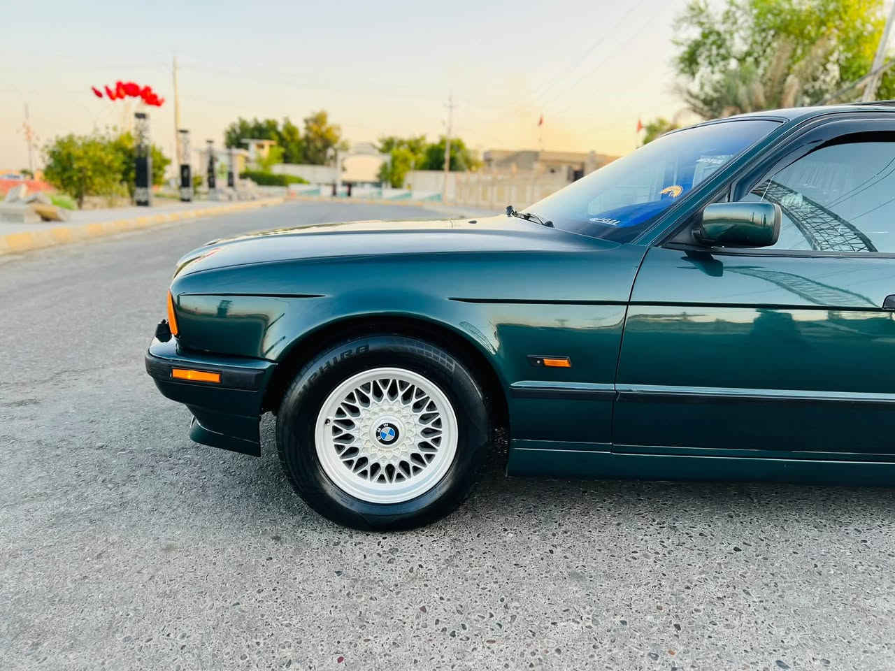 للبيع BMW 525i
حجم 525i اصل
 موديل 92
 محرك مسكر فانوس
 كير اوتماتيك
كير ومحرك شرط
رقم اربيل تحويل مباشر
 بجم عريض 
 تخم تاير جديد
 حداديه جديده 
فتحه سلايت
 تبريد شغال
سنترلك تقفيل
غرفه جديده 
بطاين 4 جديد
 كهربائيات مكفوله كلها شغاله
 كشنات جلد
 السياره مال جناي احلى من الصور
مكان السياره تكريت 
السعر 65 وبيه مجال
للستفسار ***********
